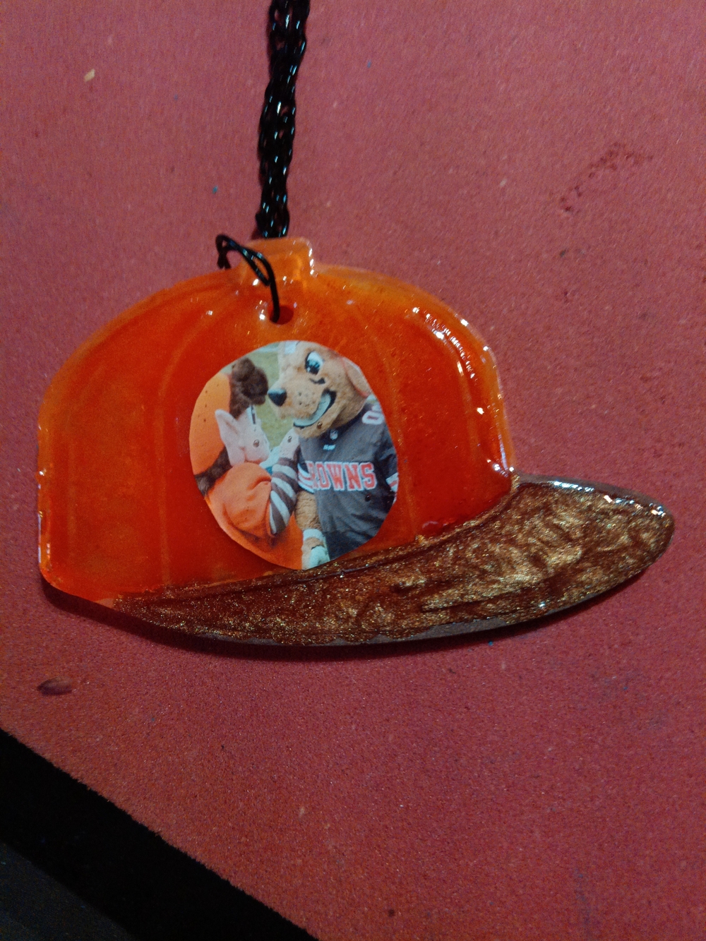 C Browns Resin Ball Cap Necklace
